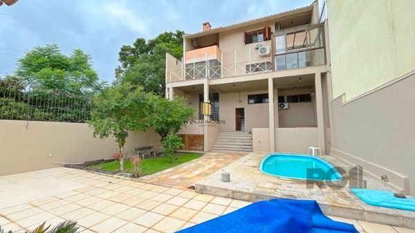 Casa 3 dormitórios no bairro Nonoai