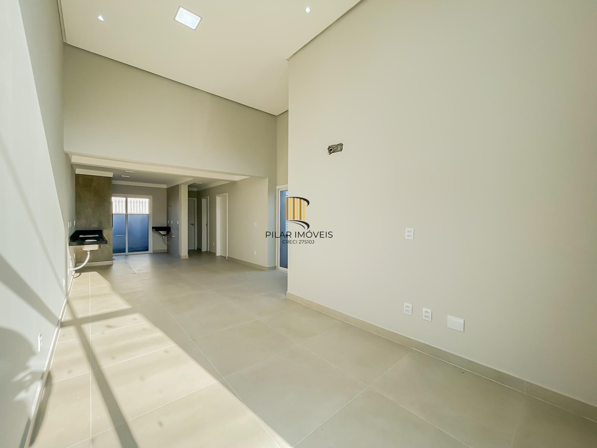 Residência com 3 dormitórios em excelente localização no bairro Hípica