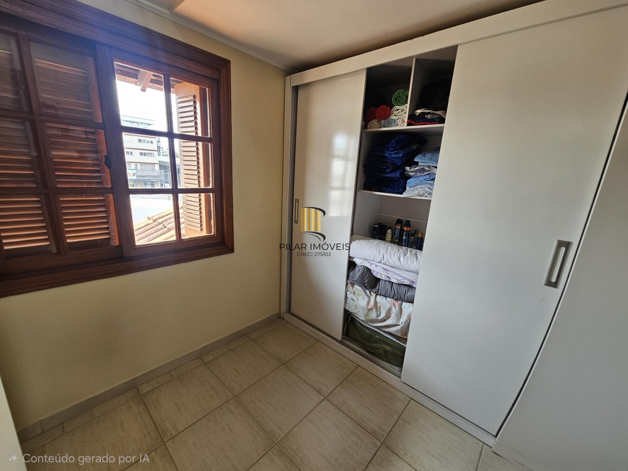 Casa 3 dormitórios em condomínio no bairro Camaquã, a 50 mts da Otto Niemayer.