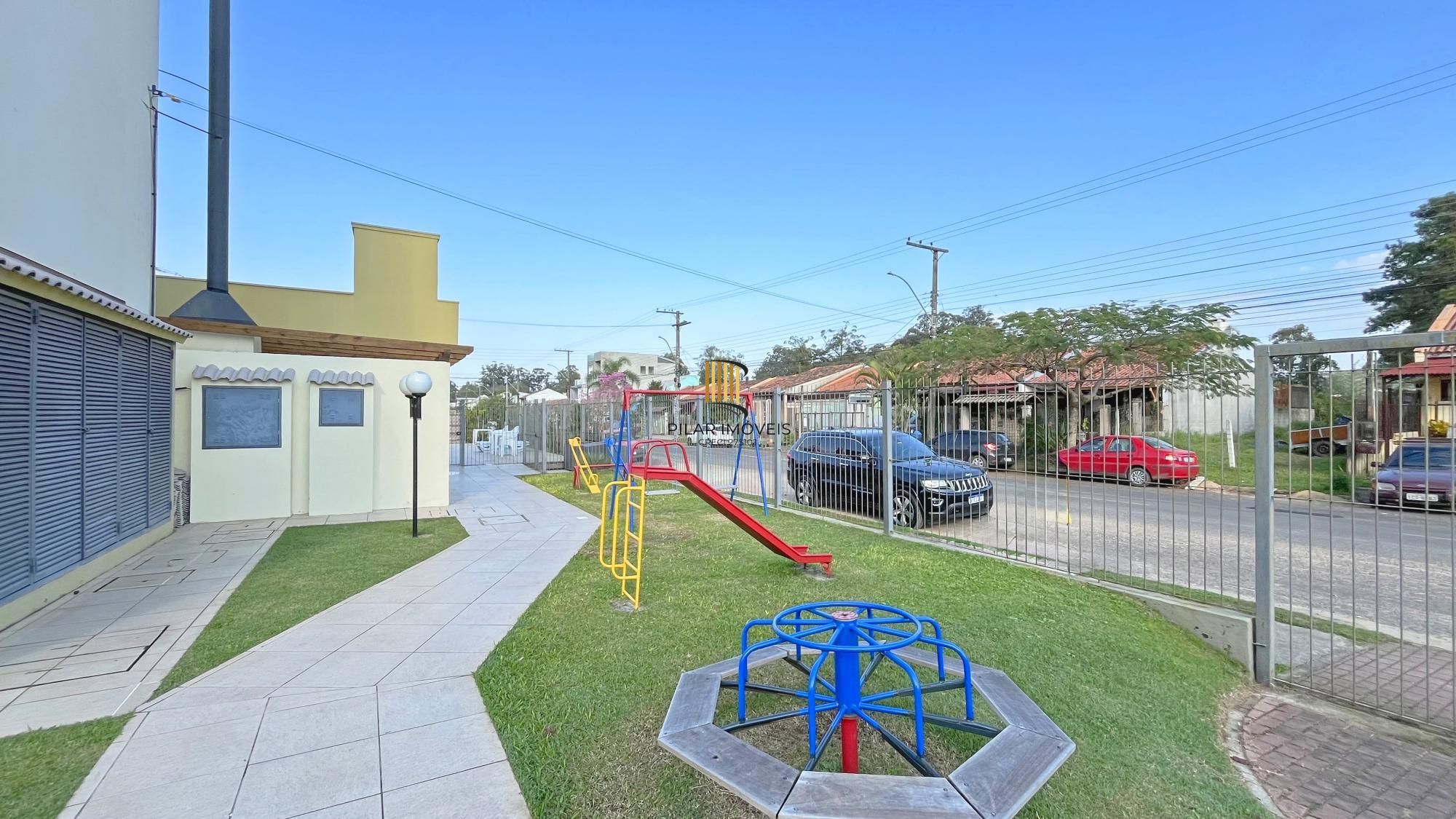 Residência 3 dormitórios sendo 1 suíte em condomínio fechado