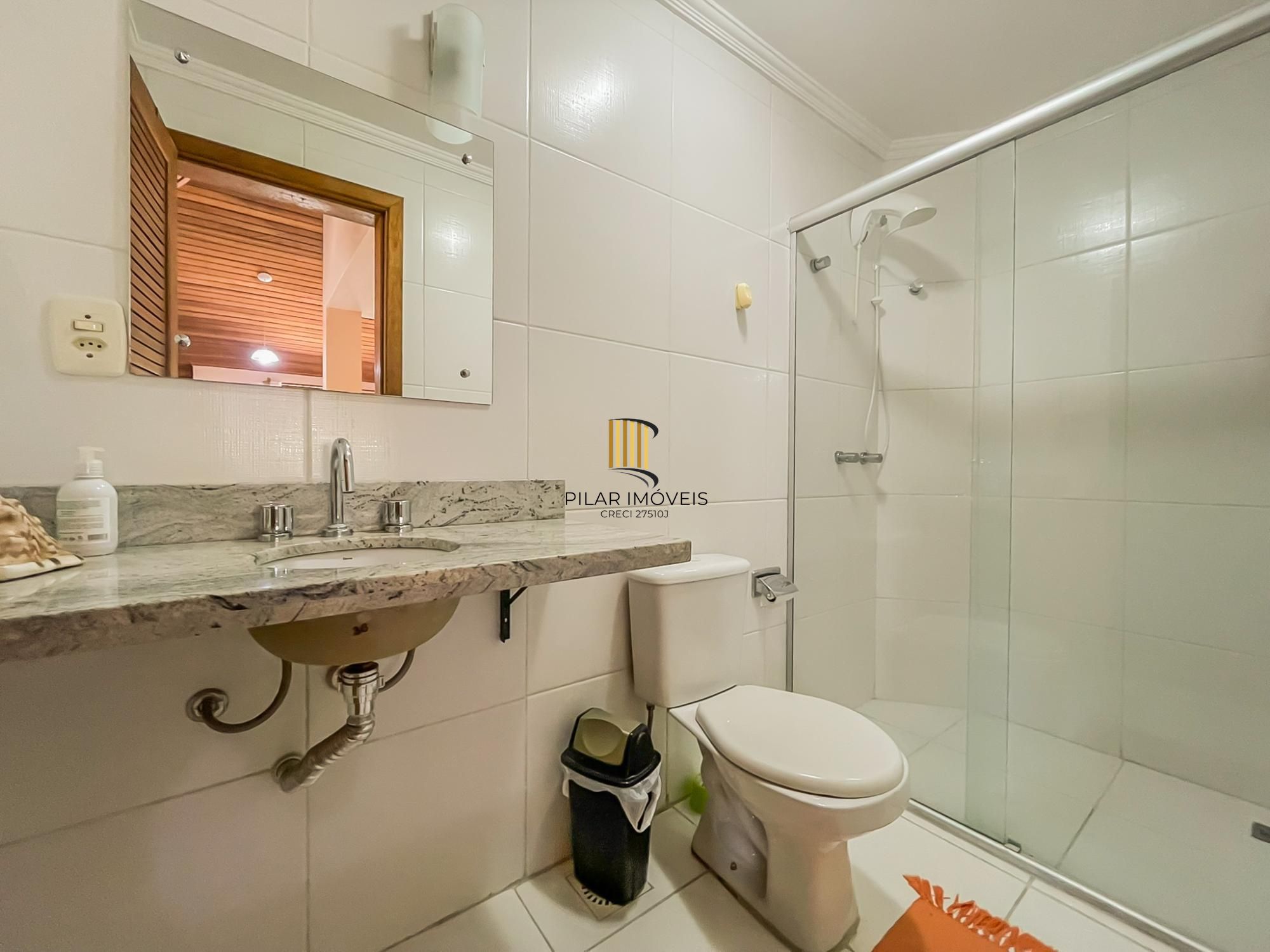 Casa 3 dormitórios no bairro Hípica