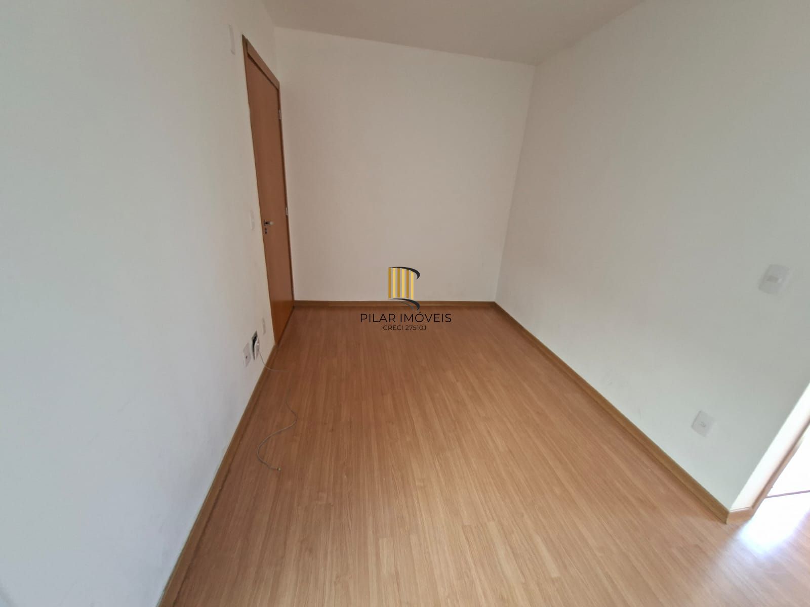 Apartamento de 02 dormitorios com vaga de garagem no bairro Cavalhada- VENDA!!