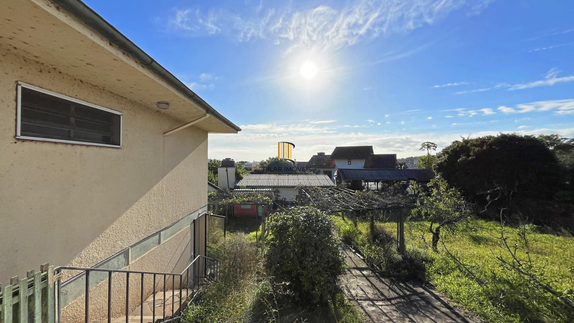 Casa 4 dormitórios no bairro Glória