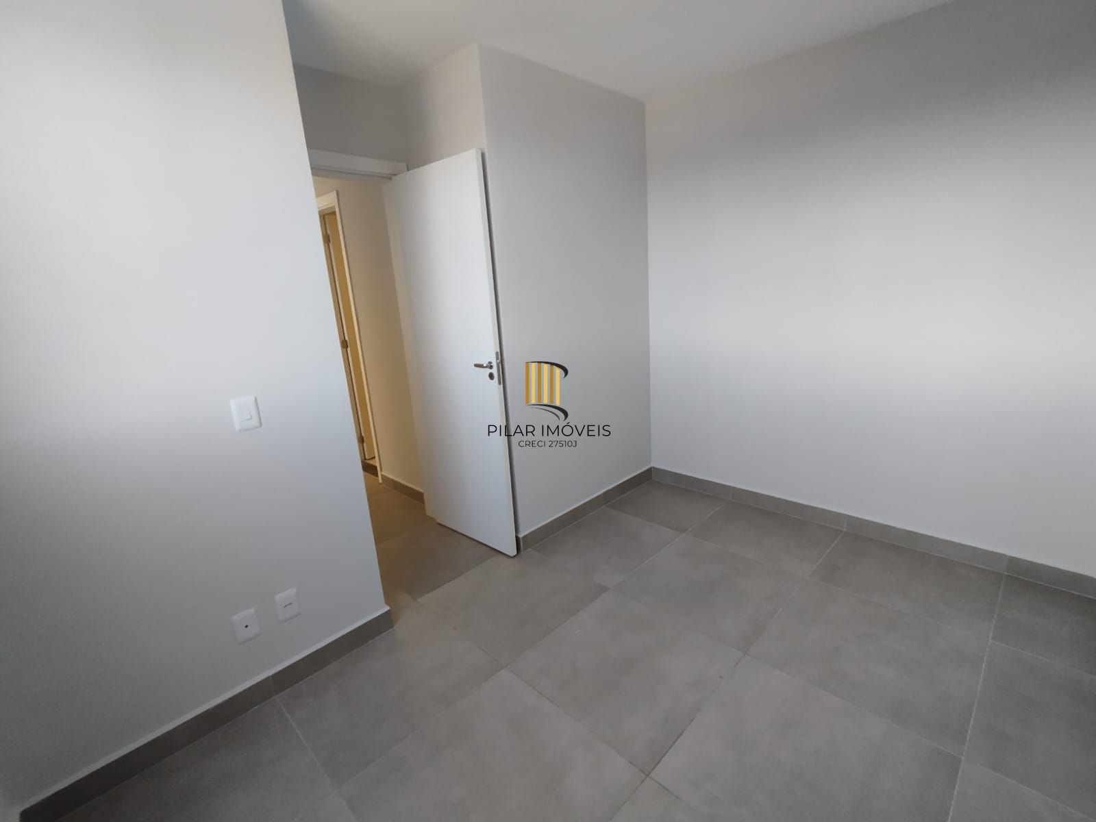 Apartamento 2 dormitórios, com garagem, bairro Tristeza.