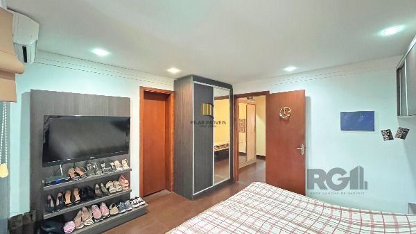 Casa em Porto Alegre, no bairro Hípica, com 3 dormitório(s), e 3 banheiros, à venda.