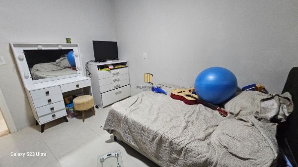 Casa em Porto Alegre, no bairro Hípica, com 3 dormitório(s), e 3 banheiros, à venda.
