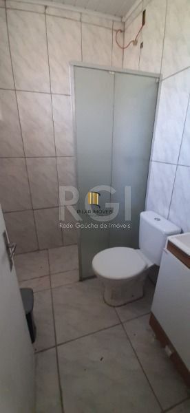 Sítio em Porto Alegre, no bairro São Caetano, com 5 dormitório(s), e 5 banheiros, à venda.