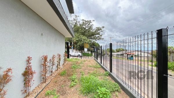 Casa Condominio em Porto Alegre, no bairro Tristeza, com 3 dormitório(s), e 3 banheiros, à venda.