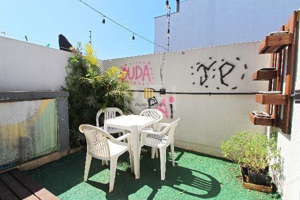 Casa em Porto Alegre, no bairro Hípica, com 2 dormitório(s), à venda.