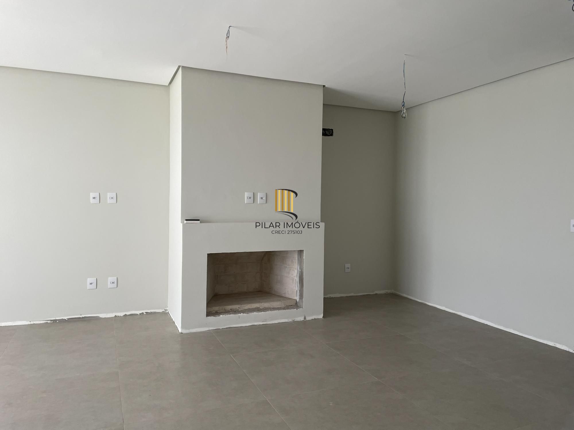 No Mirante do Lago, excelente residência com 3 suítes