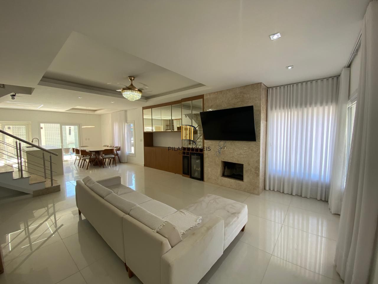 Casa em condomínio semimobiliada, no Lagos de Nova Ipanema