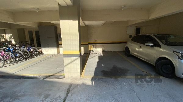 Apartamento em Porto Alegre, no bairro Cristal, com 1 dormitório(s), e 1 banheiros, à venda.