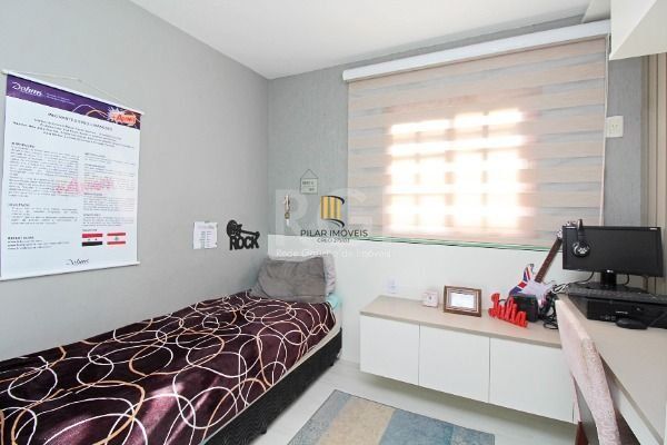 Casa Condominio em Porto Alegre, no bairro Ipanema, com 3 dormitório(s), e 3 banheiros, à venda.