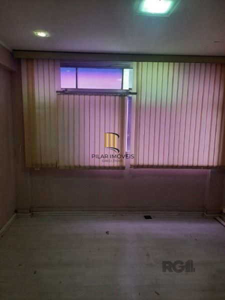 Conjunto/Sala em Porto Alegre, no bairro Centro Histórico, e 0 banheiros, à venda.