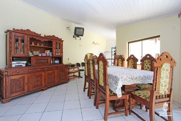 Casa para Venda - 229.6m², 3 dormitórios, sendo 1 suites, 4 vagas - Cavalhada