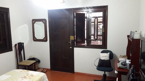 Casa para Venda - 300m², 3 dormitórios, sendo 3 suites, 4 vagas - Espirito Santo