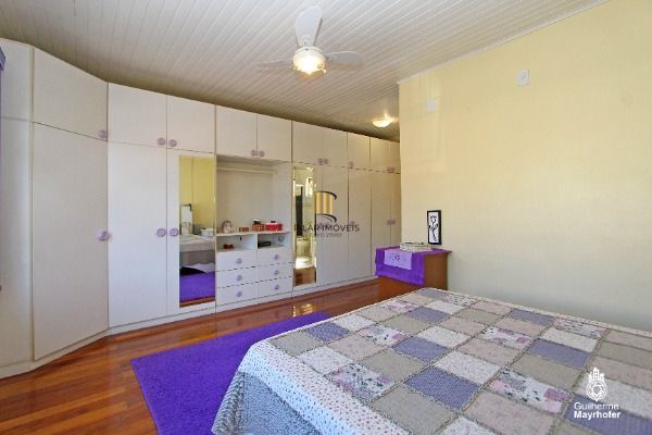 Casa para Venda - 229.6m², 3 dormitórios, sendo 1 suites, 4 vagas - Cavalhada