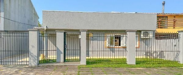 Casa para Venda - 137m², 3 dormitórios, sendo 1 suites, 3 vagas - Imperial Parque