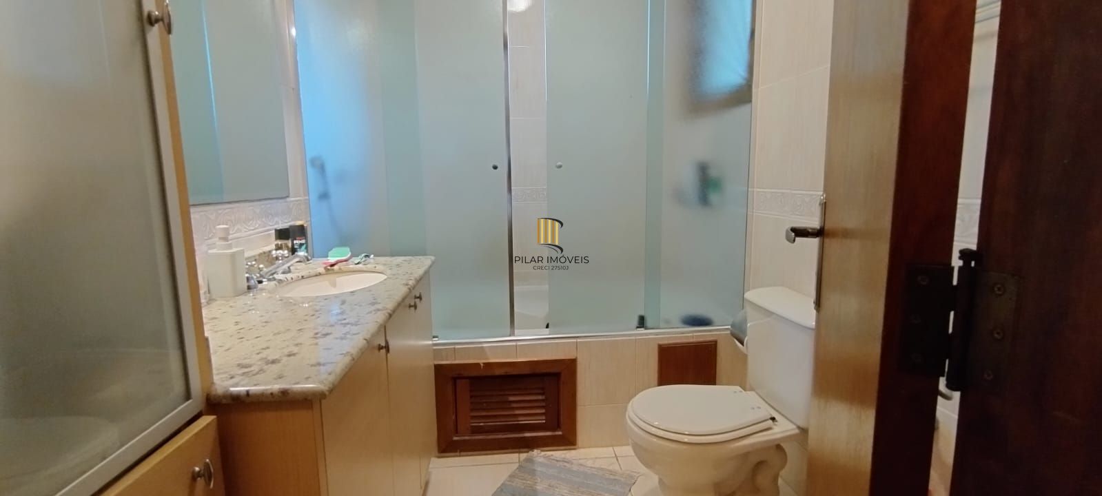 Linda Residência com 3 dormitórios sendo 1 suíte no Jardim Isabel.