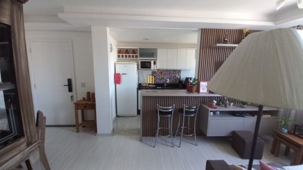 Apartamento em Porto Alegre, no bairro Cavalhada, com 2 dormitório(s), e 2 banheiros, à venda.