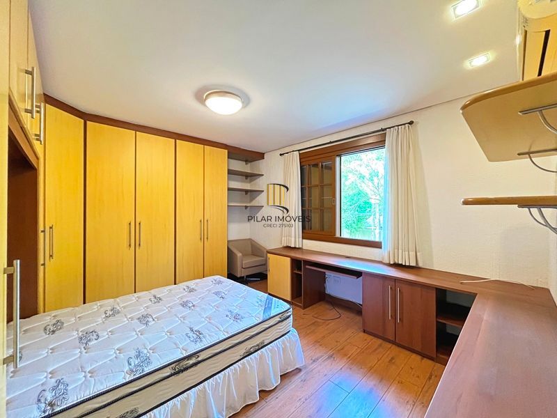 Terra Ville - Casa com 384 m² - fundo para o lago , semi mobiliada , com 3 suites e piscina .