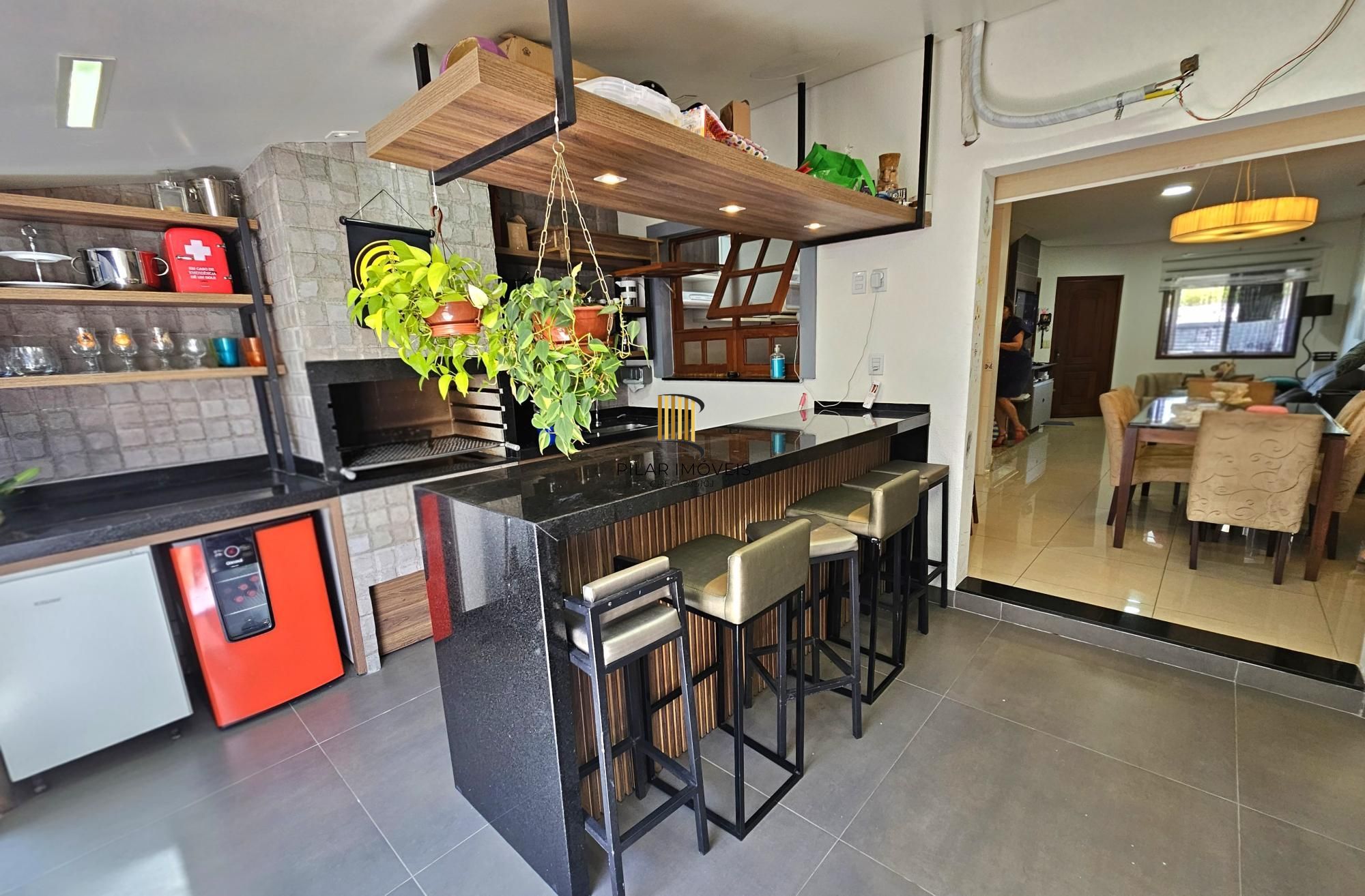 Casa 3 dormitórios com 180,00m² de área construída no Hipica Boulevard, próximo Escola Cesi e Desco Atacado !