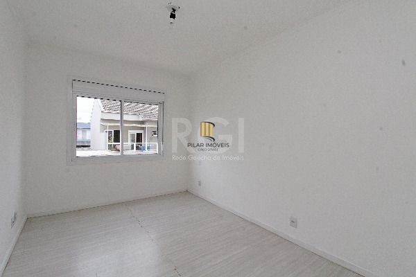Casa para Venda - 150m², 4 dormitórios, sendo 2 suites  com uma no térreo, 2 vagas - Lagos De Nova Ipanema