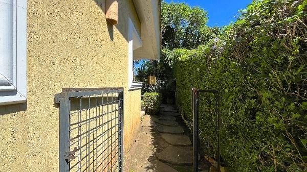 Casa no Jardim do Sol com 4D, sendo 2 suítes e 4 vagas de garagem