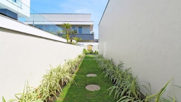 Casa Condominio para Venda - 300.29m², 4 dormitórios, sendo 4 suites, 2 vagas - Alphaville