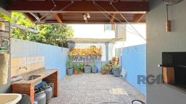 Casa Condominio em Porto Alegre, no bairro Cavalhada, com 3 dormitório(s), e 3 banheiros, à venda.