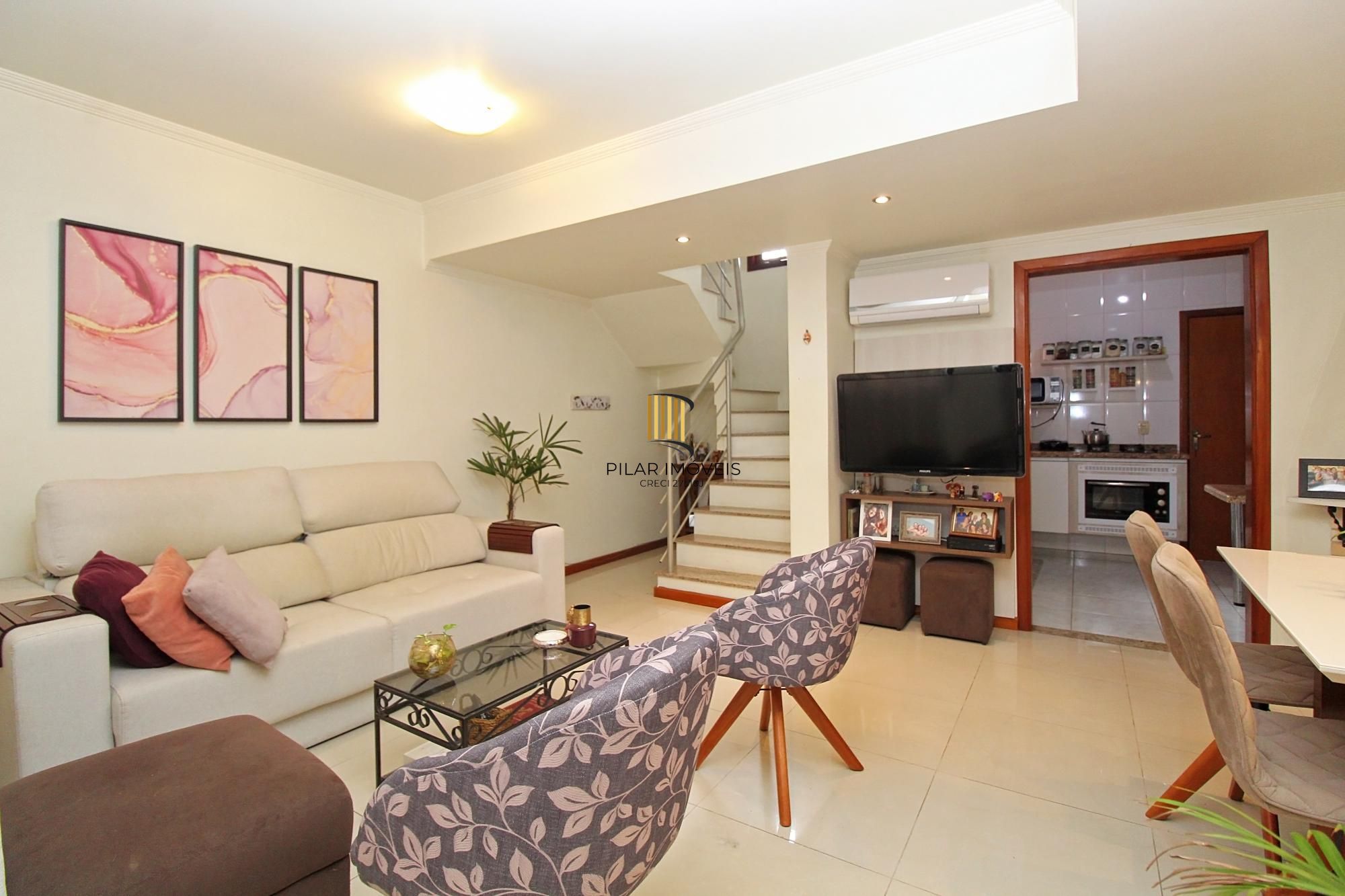 Casa em condomínio com 3 dormitórios, sendo 1 suíte com closet e sacada