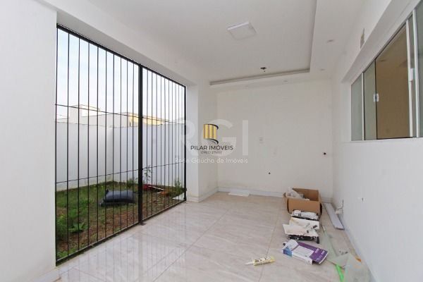 Casa para Venda - 217m², 3 dormitórios, sendo 1 suites, 2 vagas - Hípica