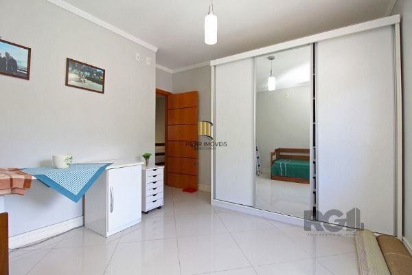 Casa Condominio para Venda - 197m², 3 dormitórios, sendo 1 suites, 2 vagas - Tristeza