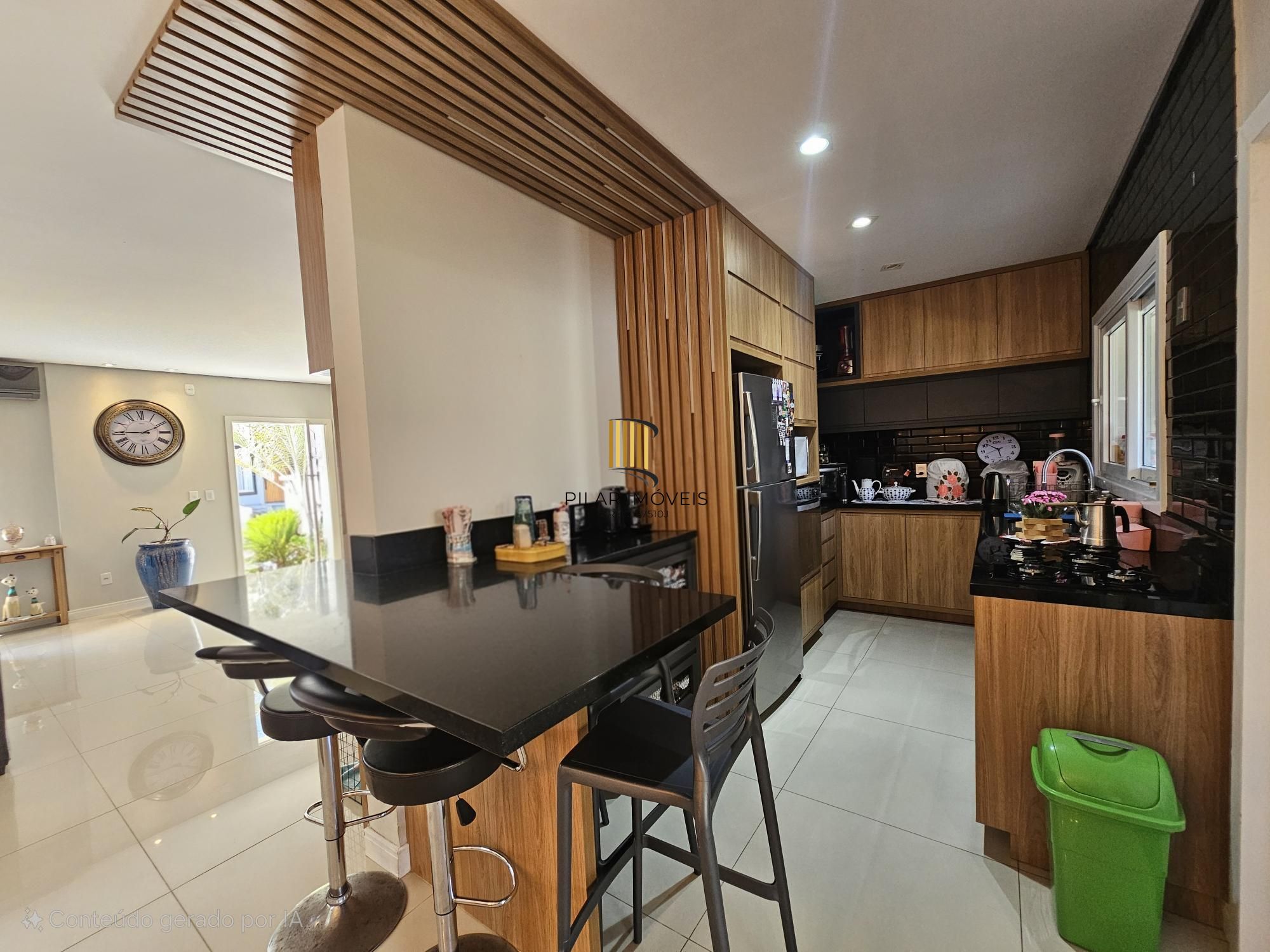 Casa de Condomínio 3 dormitórios no bairro Hípica