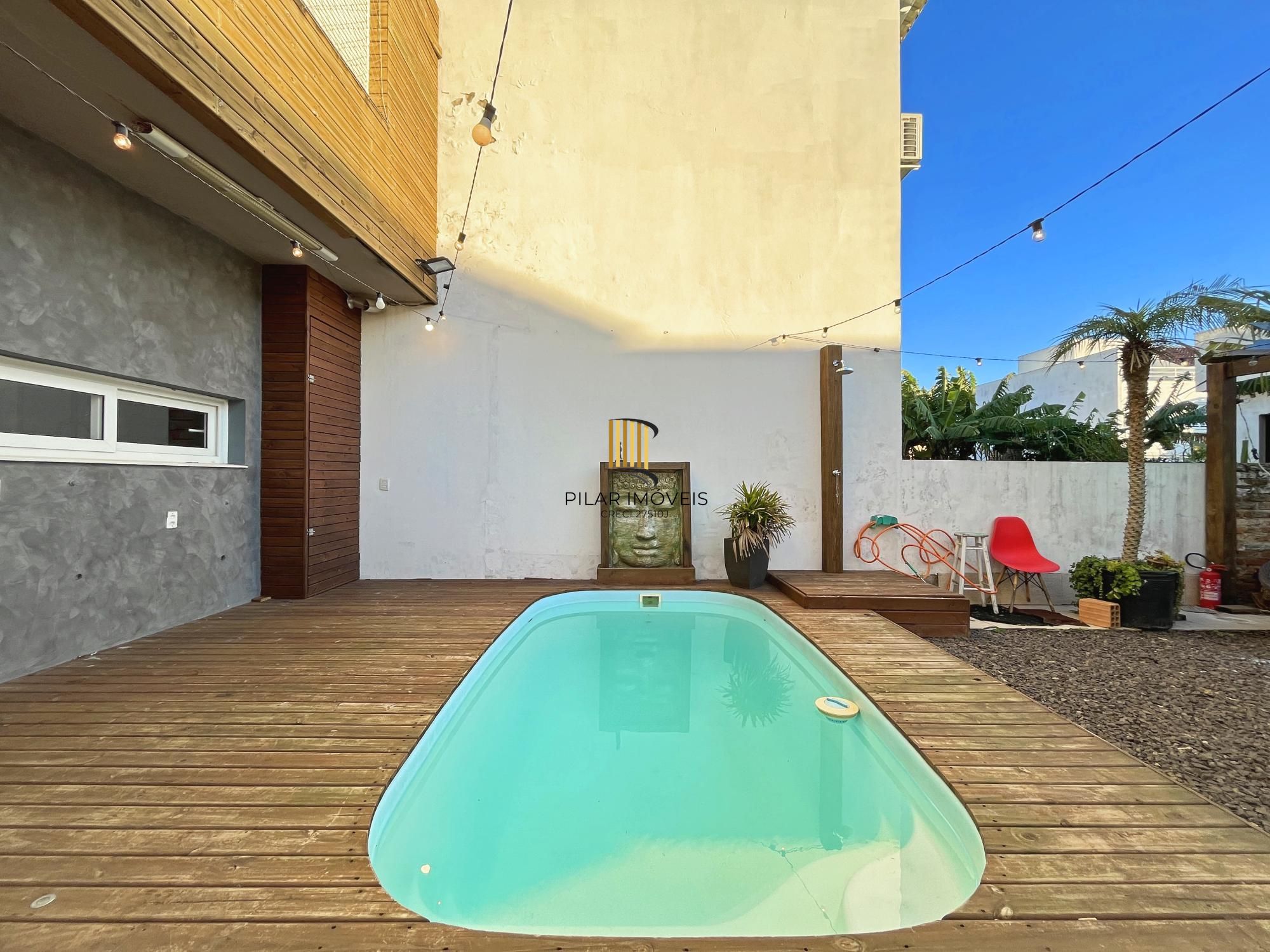 Casa 4 dormitórios no bairro Hípica