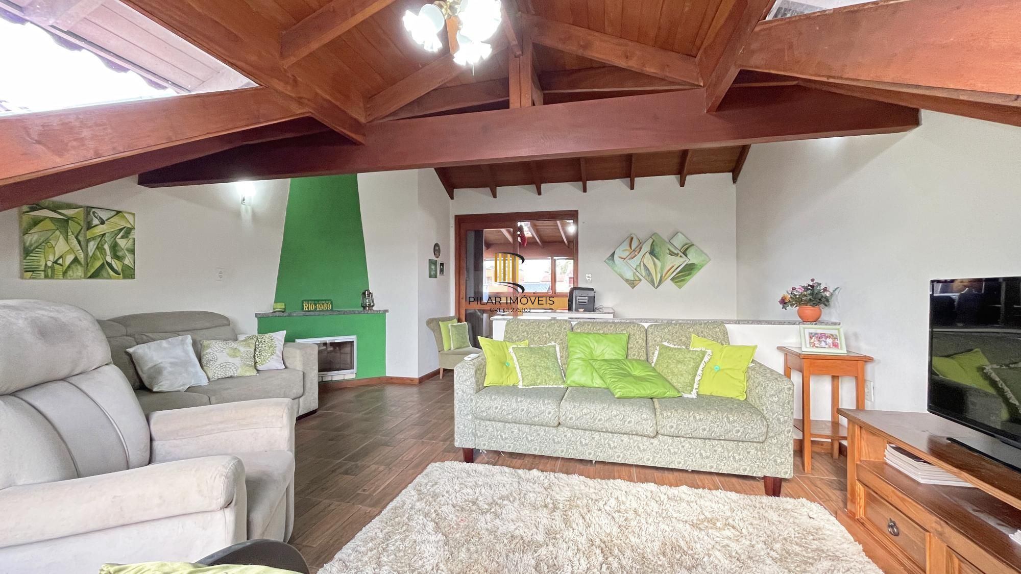 Casa em Porto Alegre, no bairro Hípica, com 3 dormitório(s), e 3 banheiros, à venda.
