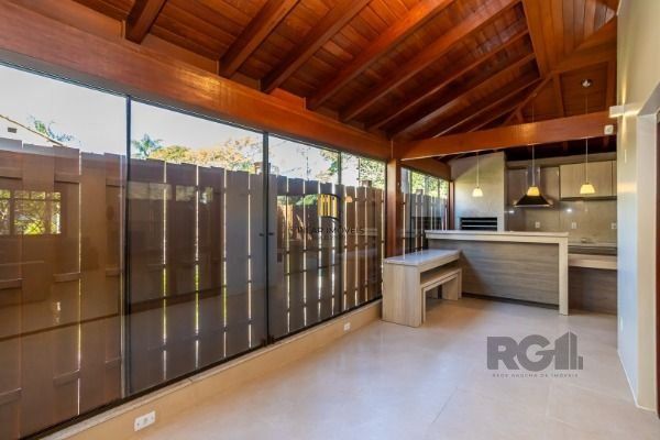 Casa Condominio em Porto Alegre, no bairro Jardim Isabel, com 3 dormitório(s), à venda.