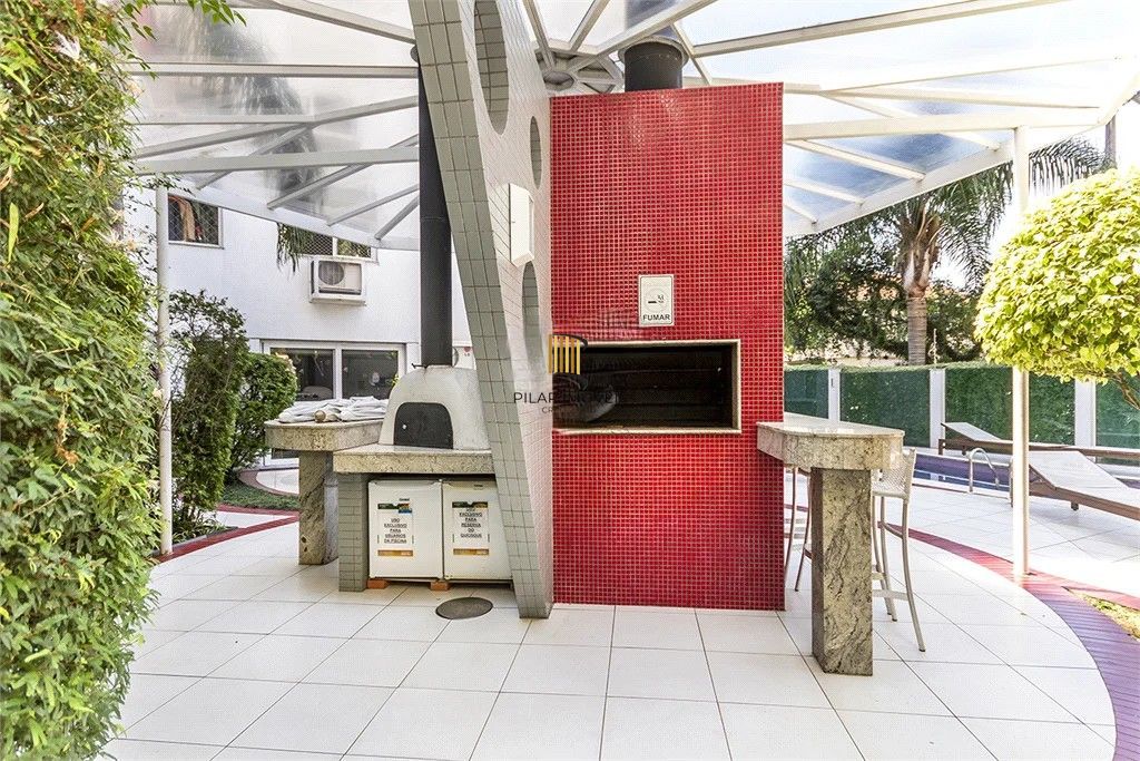 Apartamento com 2 dormitórios, 2 vagas, 65m2 coração do Menino Deus.
