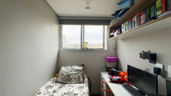 Apartamento em Porto Alegre, no bairro Rio Branco, com 3 dormitório(s), e 3 banheiros, à venda.