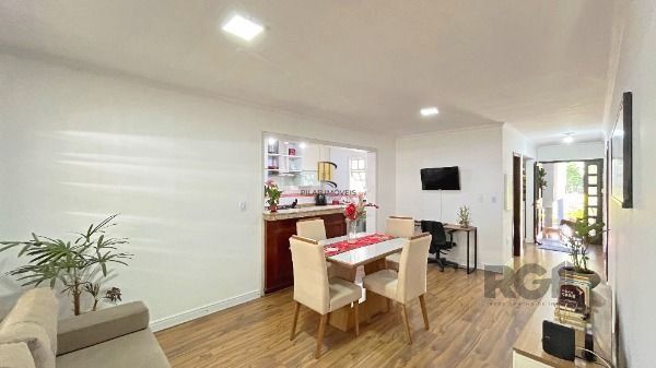 Casa 4 dormitórios no bairro Camaquã