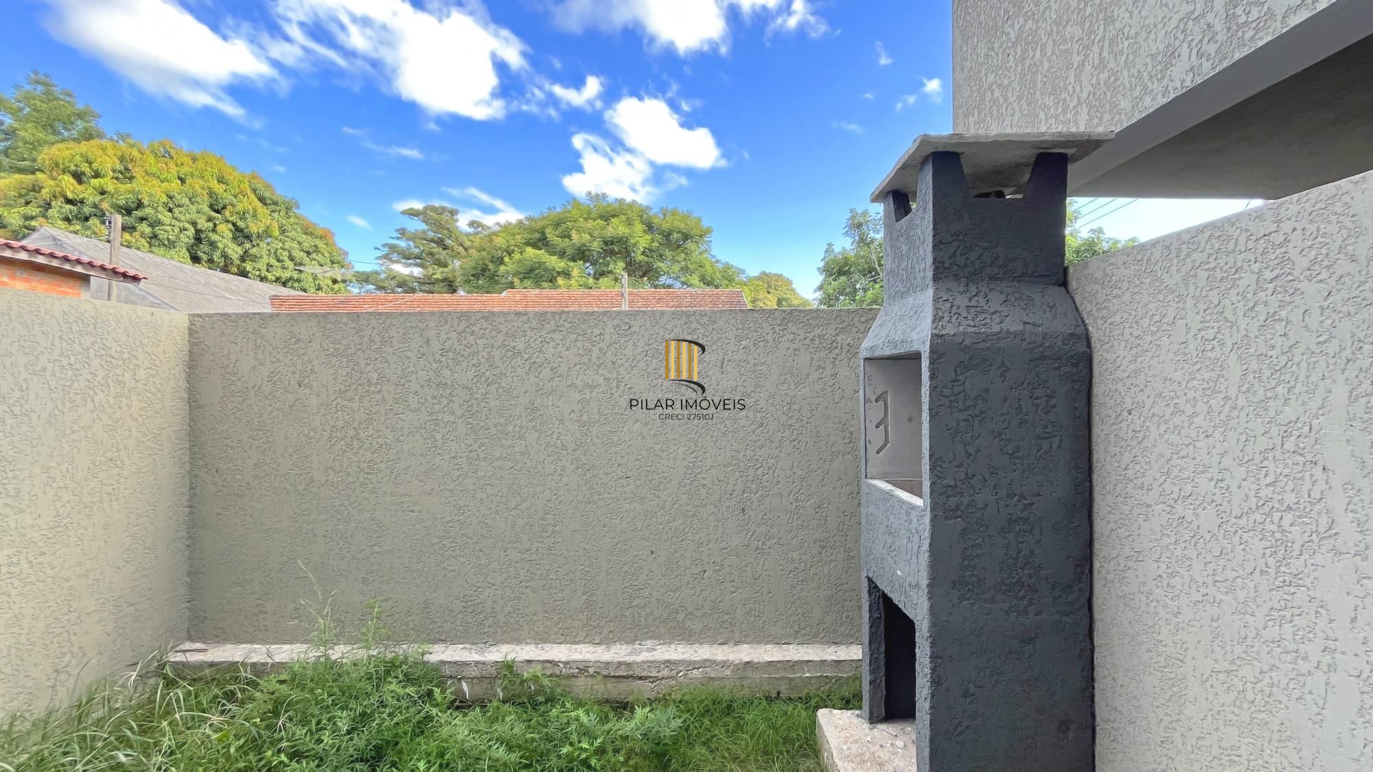 Casa Condominio em Porto Alegre, no bairro Vila Nova, com 2 dormitório(s), e 2 banheiros, à venda.