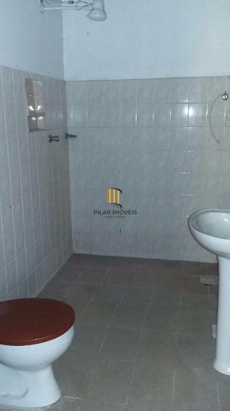 Casa para Venda - 80m², 2 dormitórios, 1 vaga - Guarujá