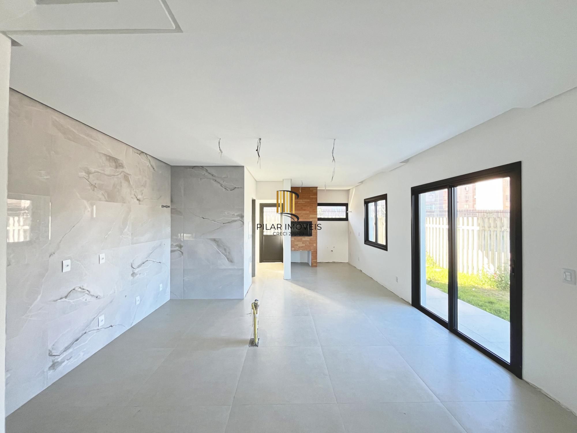 Casa em Porto Alegre, no bairro Hípica, com 3 dormitório(s), e 3 banheiros, à venda.