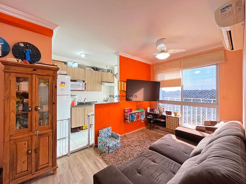 Apartamento 2 dormitórios, com suíte, churrasqueira, e vaga escriturada.