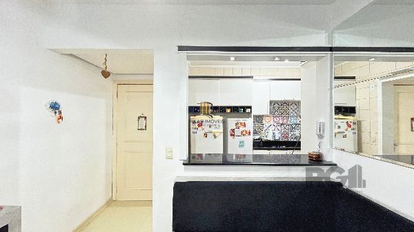 Apartamento em Porto Alegre, no bairro Teresópolis, com 2 dormitório(s), e 2 banheiros, à venda.