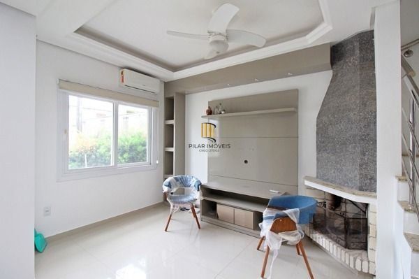 Casa em Porto Alegre, no bairro Hípica, com 3 dormitório(s), e 3 banheiros, à venda.