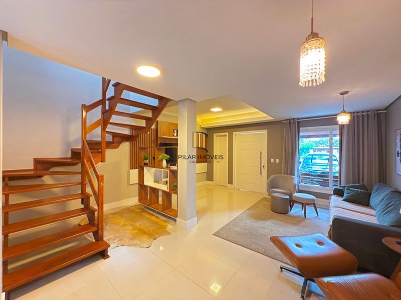 Casa com vista para o Rio e 3 dormitórios