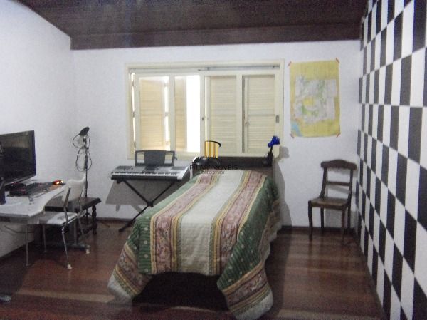 Casa para Venda - 275m², 4 dormitórios, 2 vagas - Guarujá