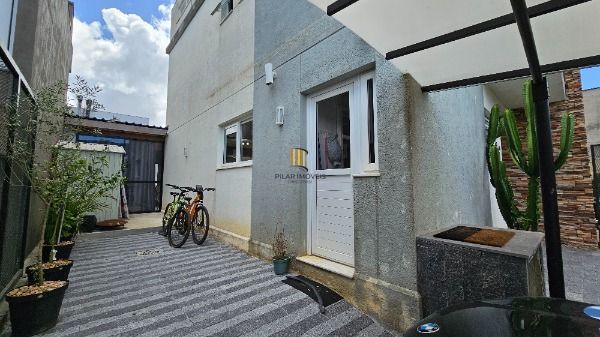 Casa de Condomínio 3 dormitórios no bairro Lomba do Pinheiro