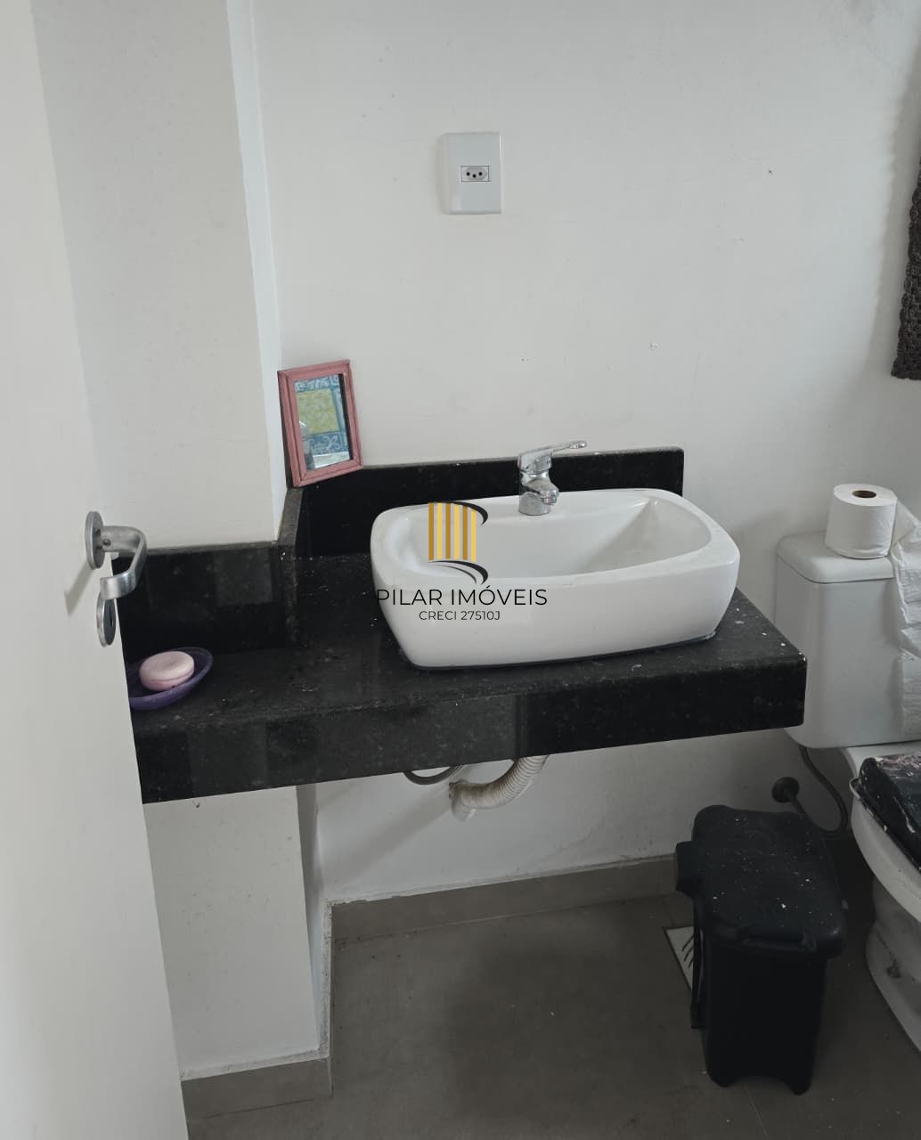 Casa 3 dormitórios no bairro Hípica